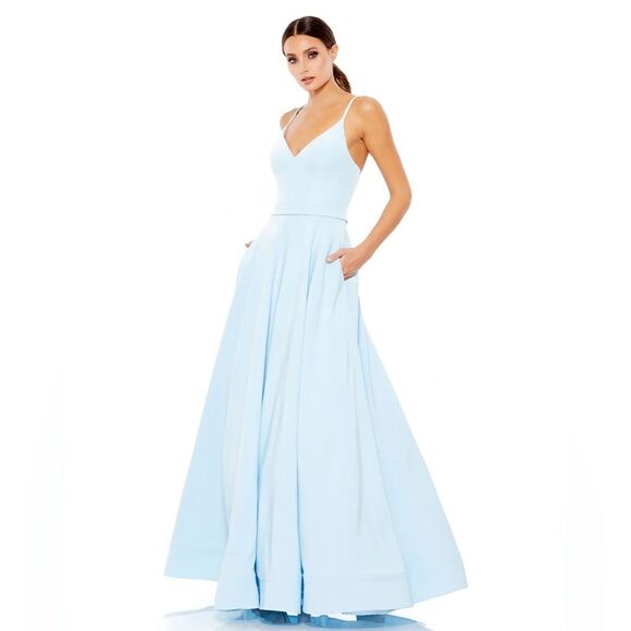 Mac Duggal Ieena CLASSIC A-LINE V-NECK BALLGOWN in powder blue size 12 - Picture 1 of 14
